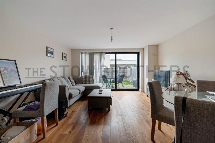 1 Bedroom Flat To Rent In Grosvenor Park Road, London, E17