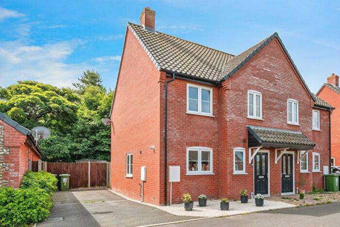 2 Bedroom Semi-Detached House For Sale In Gooch Close, Bacton, Norwich, NR12