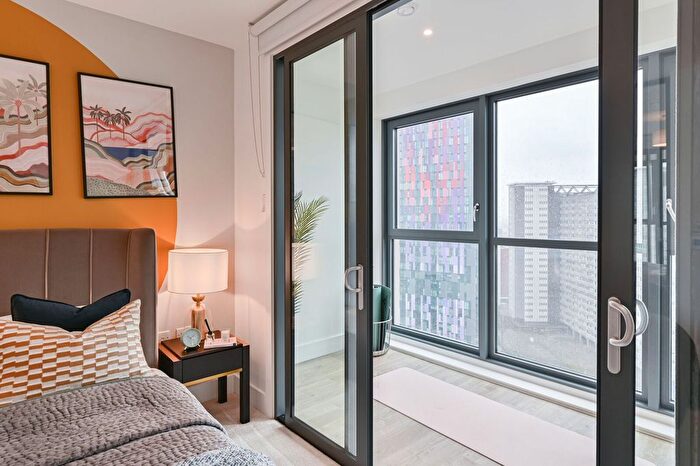 1 Bedroom Flat For Sale In London Square Croydon, Croydon, CR0