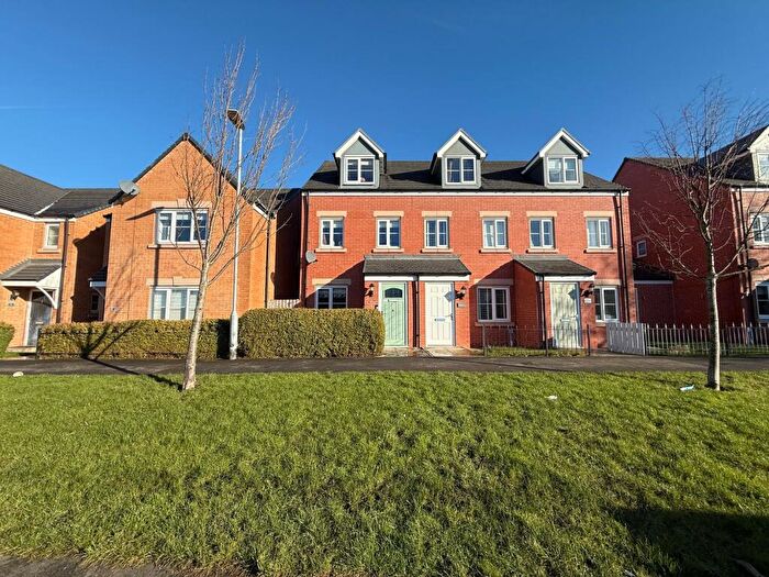 3 Bedroom Town House For Sale In Kensington Way, Newfield, Pelton, DH2