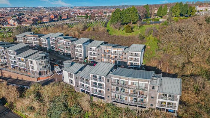 2 Bedroom Flat For Sale In Weavers Mill Close, Bristol, BS5