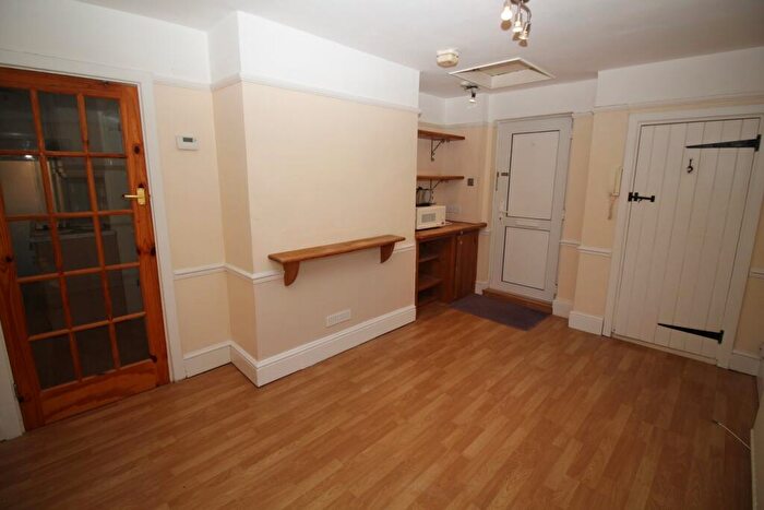 1 Bedroom Flat To Rent In Homestead Road, Hatfield, AL10