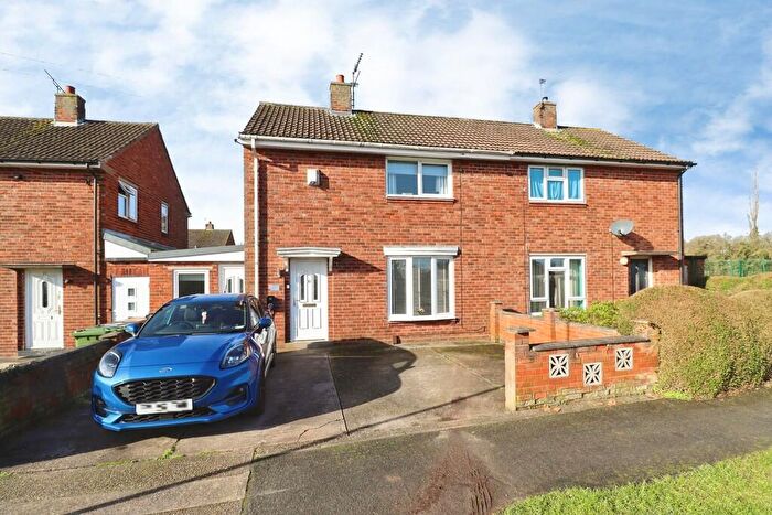 3 Bedroom Semi Detached House For Sale In Pine Close, Lincoln, LN1
