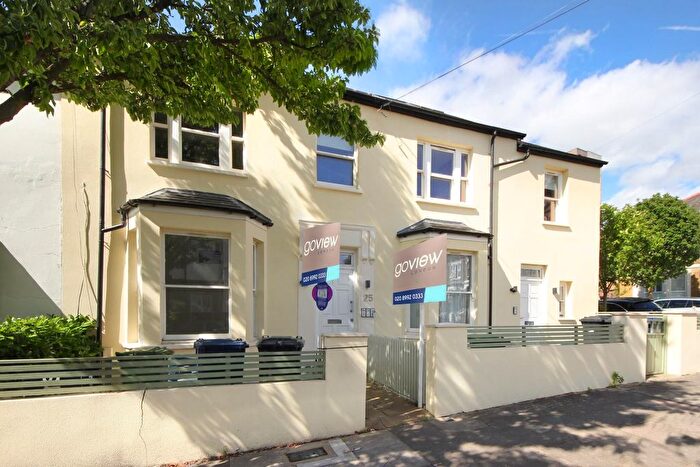 3 Bedroom Flat For Sale In Brougham Road, W3
