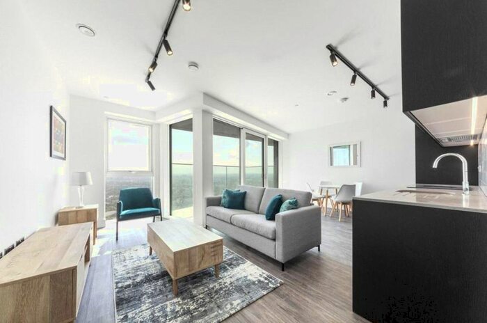 1 Bedroom Flat To Rent In Portal Way, London, W3