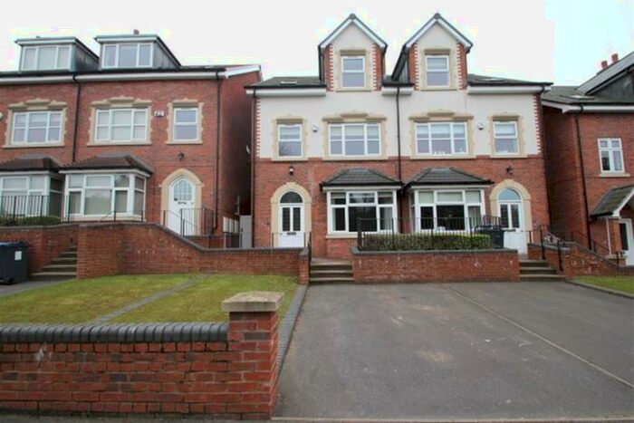 4 Bedroom Town House To Rent In Vernon Road, Edgbaston, Birmingham, B16