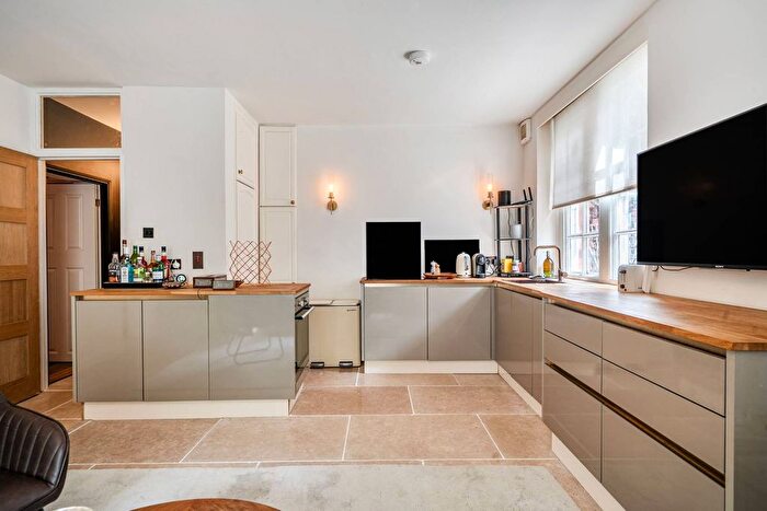 2 Bedroom Flat To Rent In Beaufort Street, Kings Road, London, SW3