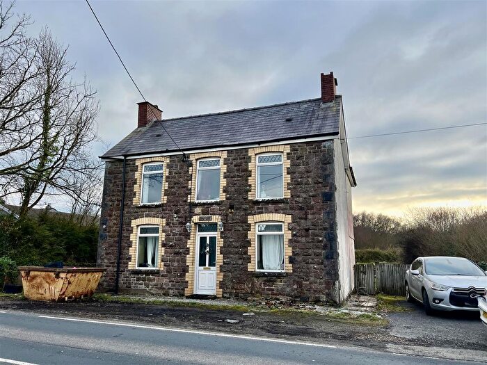 4 Bedroom Detached House For Sale In Blacklion Road, Capel Hendre, Ammanford, SA18