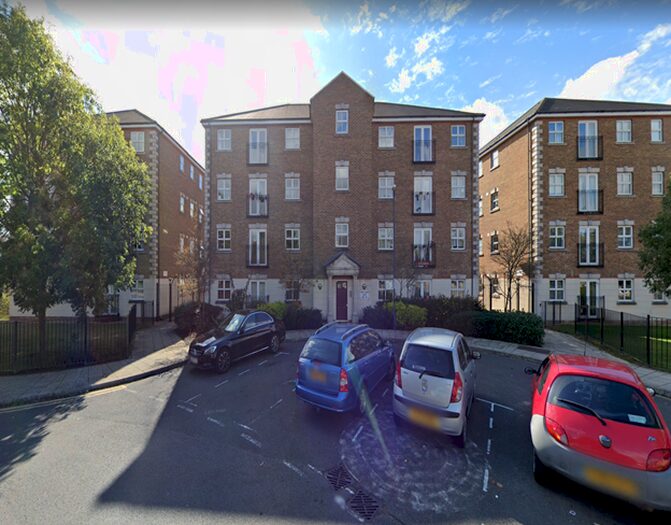 2 Bedroom Flat To Rent In Brook Square, Woolwich, SE18