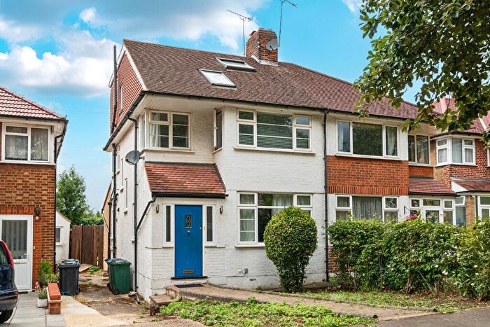 4 Bedroom Semi-Detached House For Sale In Ashfield Road, Southgate, London, N14