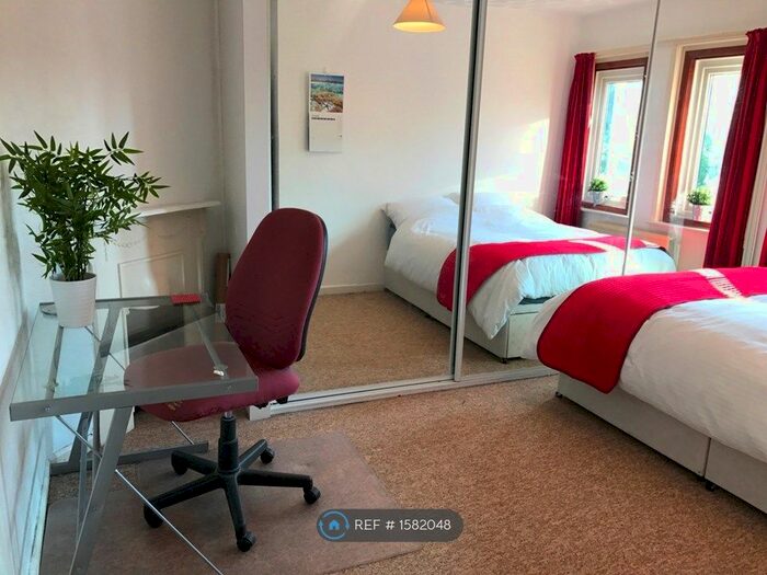 6 Bedroom Semi-Detached House To Rent In Harefield Road, Southampton, SO17