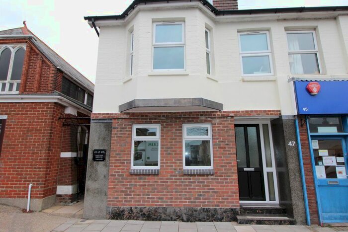 1 Bedroom Flat To Rent In Bargates, Christchurch BH23