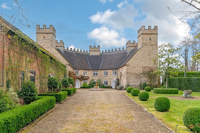 6 Bedroom Detached House For Sale In Stowe Buckingham, Buckinghamshire, MK18