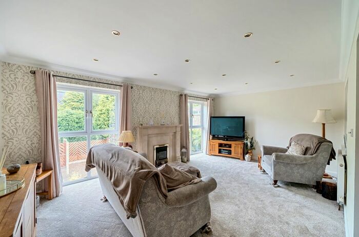3 Bedroom Bungalow For Sale In Water Lane, Middlestown, Wakefield, West Yorkshire, WF4