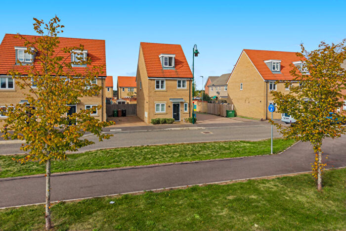4 Bedroom Detached House For Sale In Four Chimneys Crescent, Hampton Heights, Peterborough, PE7