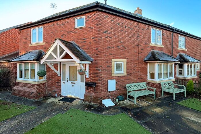 3 Bedroom Semi-Detached House For Sale In Dryden Way, Stratford-Upon-Avon, CV37
