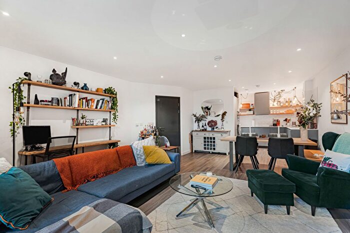 2 Bedroom Flat For Sale In Goldsmiths Row, London, E2