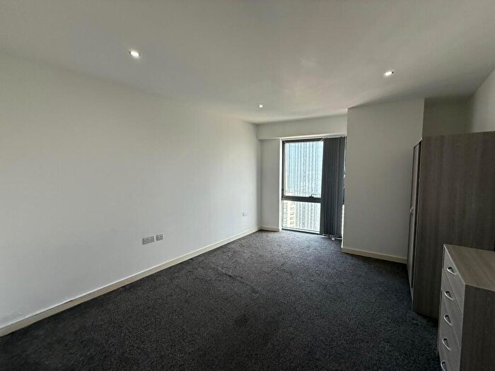 2 Bedroom Apartment To Rent In Alexandra Tower, L3