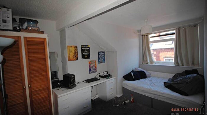 6 Bedroom House To Rent In Delph Mount, Leeds, LS6