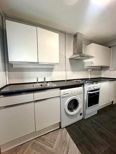 1 Bedroom Flat To Rent In Basement Flat, Penarth Road, Grangetown, Cardiff, CF11
