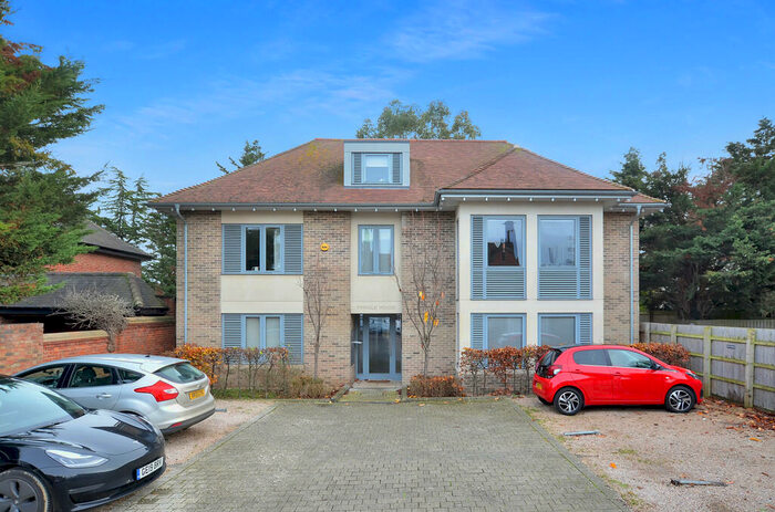 Studio To Rent In Pringle House, Milton Road, CB4