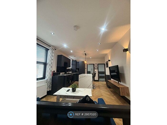 2 Bedroom Flat To Rent In Brigton Grove, Newcastle Upon Tyne, NE4