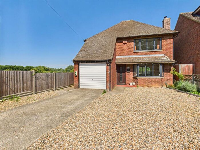 3 Bedroom House To Rent In Old Hale Way, Hitchin, SG5