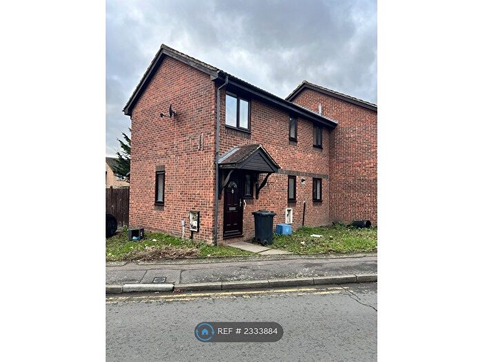 4 Bedroom End Of Terrace House To Rent In Pittman Gardens, Ilford, IG1