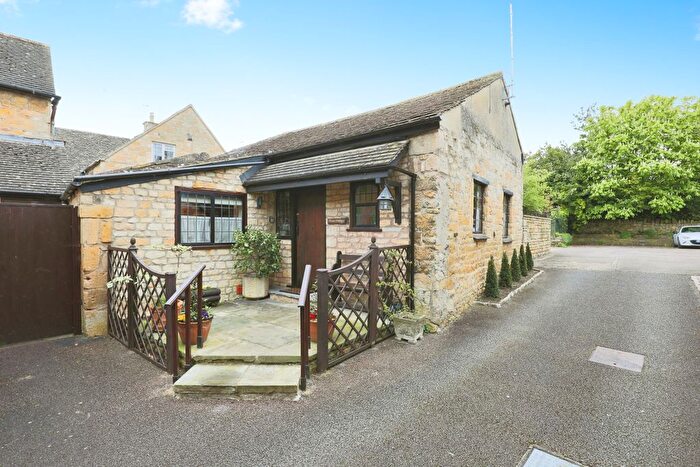 1 Bedroom Cottage For Sale In High Street, Broadway, Worcestershire, WR12