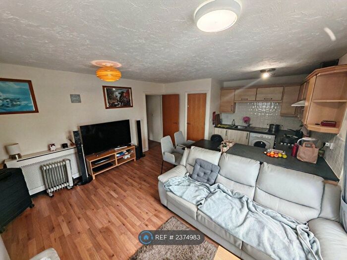 2 Bedroom Flat To Rent In Waterside, Coventry, CV1