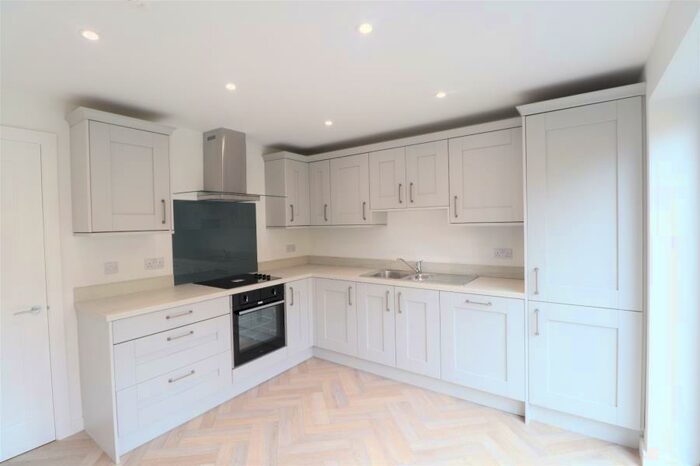 3 Bedroom End Of Terrace House To Rent In Fartown, Pudsey, Leeds, LS28