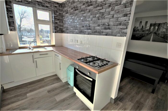 2 Bedroom Flat To Rent In Burnsall Road, Canley, Coventry, CV5