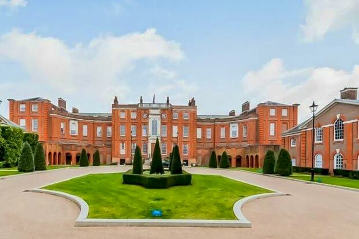 2 Bedroom Flat To Rent In Vitali Close, London, SW15