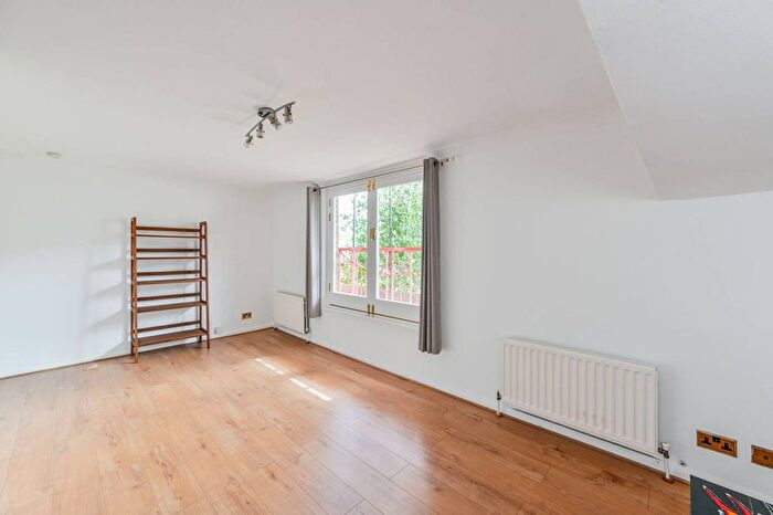 1 Bedroom Flat To Rent In Usborne News, Oval, London, SW8