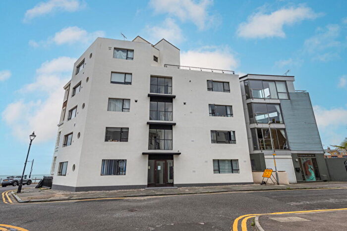 2 Bedroom Flat For Sale In Prospect Terrace, Ramsgate, CT11