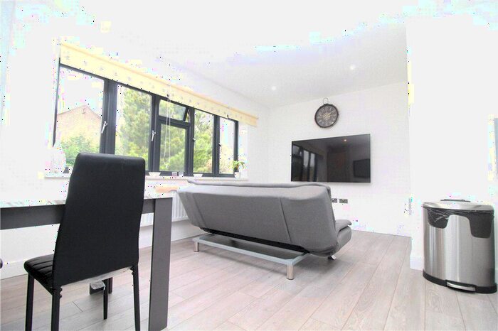 1 Bedroom Flat To Rent In Banstead Road, Purley, CR8