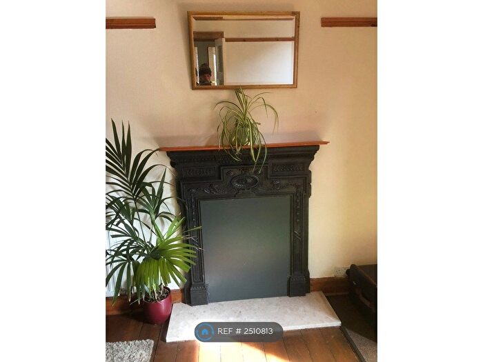 1 Bedroom Flat To Rent In Waverley Park, Edinburgh, EH8