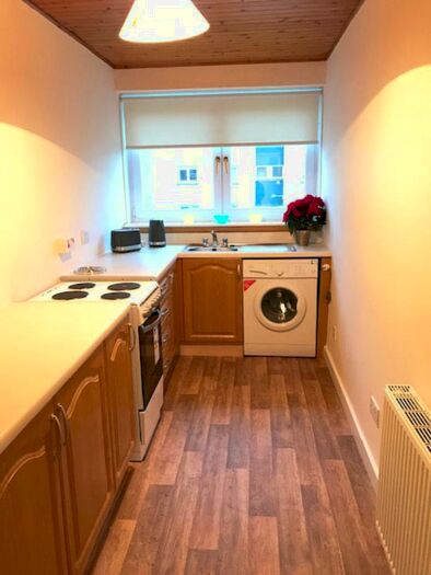 2 Bedroom Flat To Rent In Oldcroft Place, Aberdeen, AB16