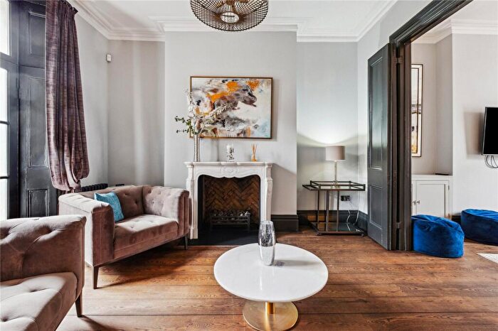 4 Bedroom House For Sale In Gunter Grove, London, SW10