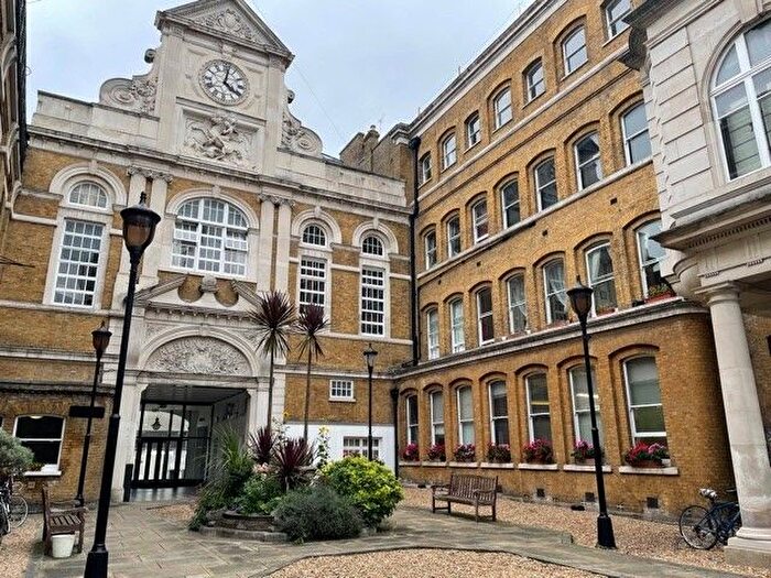 1 Bedroom Flat To Rent In Albion Yard, Whitechapel Road, London, E1