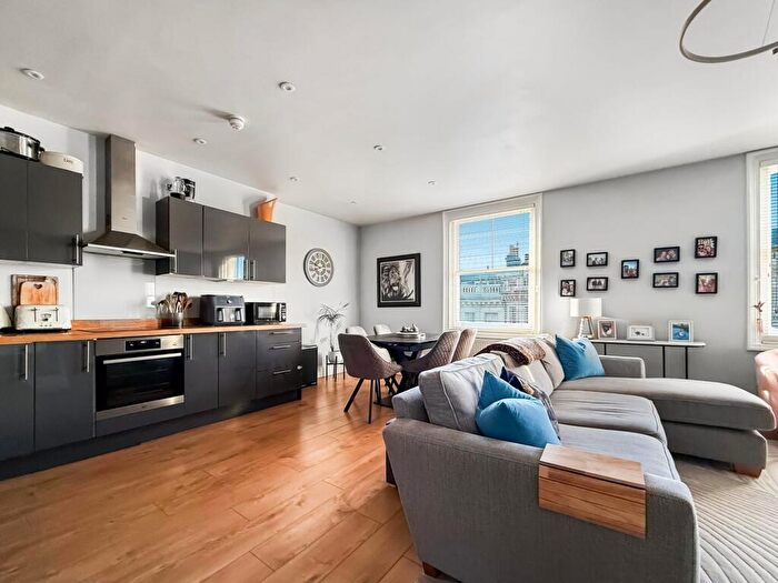 3 Bedroom Apartment For Sale In Cambridge Road, Hove, BN3