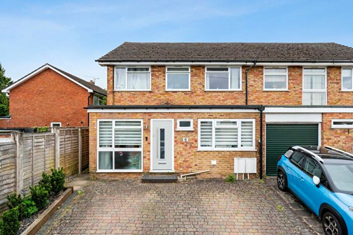 4 Bedroom Semi-Detached House To Rent In Lovel Road, Chalfont St Peter, SL9