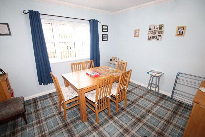 2 Bedroom Flat For Sale In Harold Road, Clacton On Sea, CO15