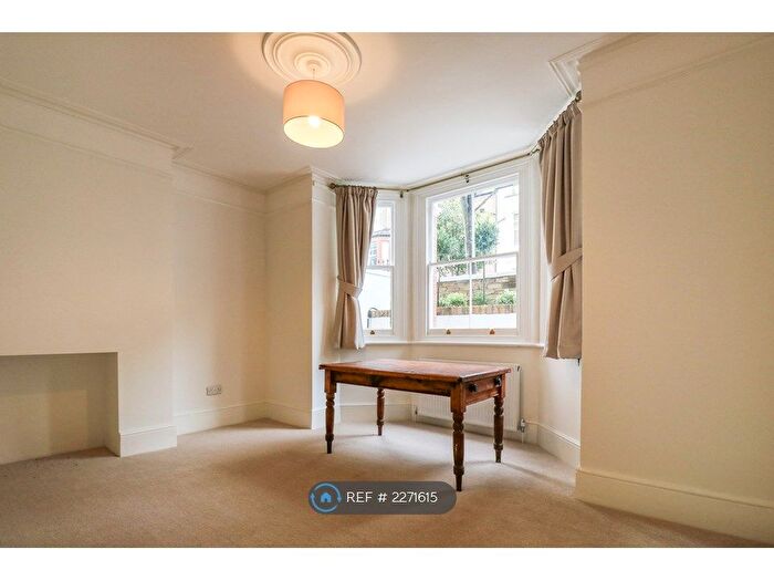 2 Bedroom Flat To Rent In Schubert Road, London, SW15
