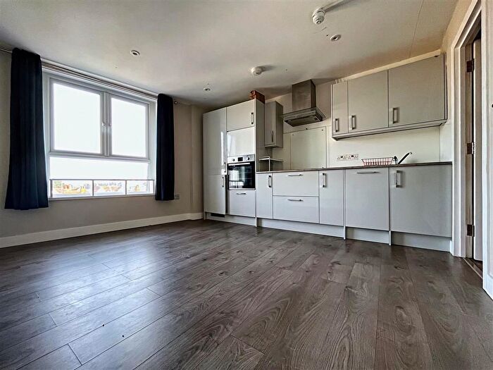 1 Bedroom Flat To Rent In Milton Road, Worthing, BN11