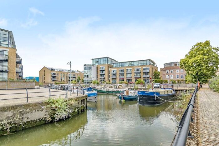 2 Bedroom Flat To Rent In Goat Wharf, Brentford, TW8