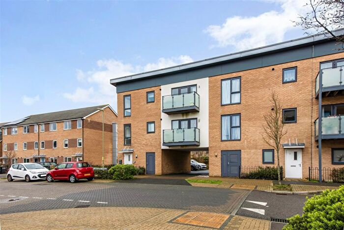 1 Bedroom Flat For Sale In Blanchard Avenue, Gosport, PO13