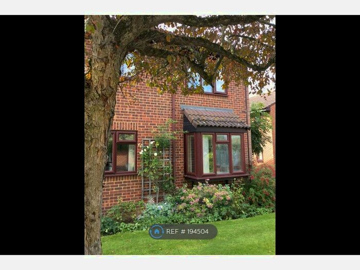 1 Bedroom Flat To Rent In Tarragon Drive, Guildford, GU2