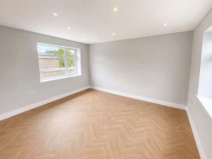 1 Bedroom Flat To Rent In Halons Road, London, SE9