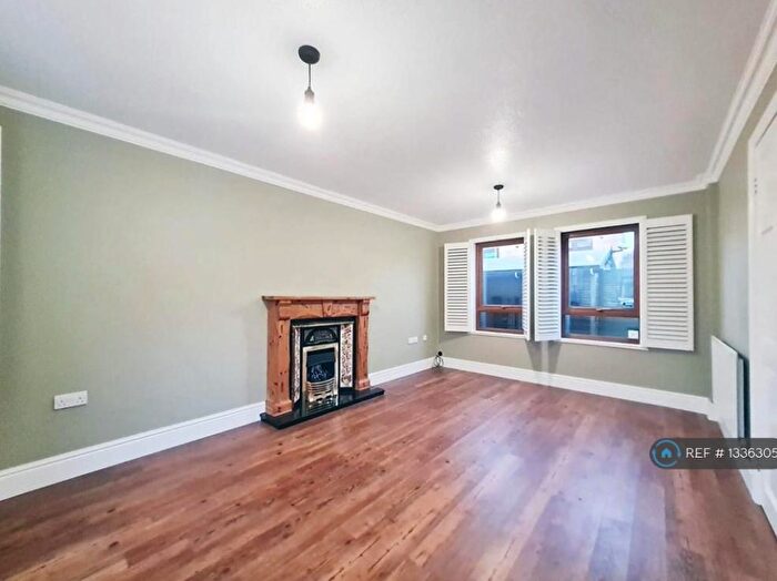 3 Bedroom Terraced House To Rent In Hayle Court, Seaton Road, Scunthorpe, DN17